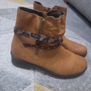 Women's Tan Ankle Boots with Leopard Strap
